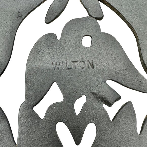 Cast Iron Wilton Trivet Eagle and Heart Design 8.5 x 5.5 Vintage Kitchen Decor - Picture 5 of 8